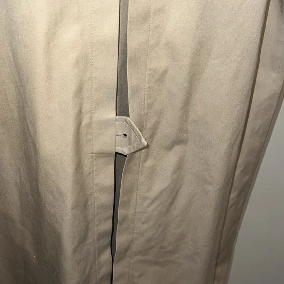 Vintage Burberry tan trench coat 80s - Picture 5 of 12